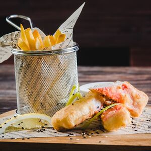 Снежный краб в темпуре с картофелем фри