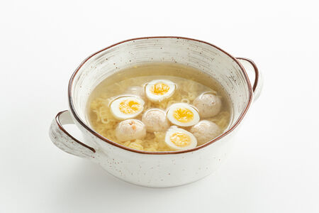 Куриный бульон с куриными фрикадельками и макарошками