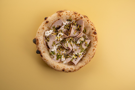 Пицца с мортаделлой