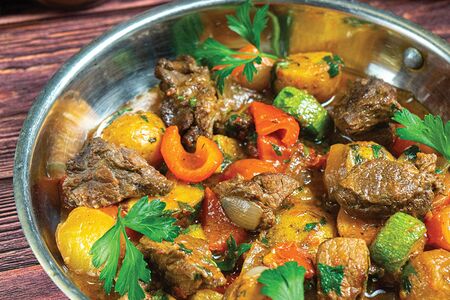 Сковородка с томленой говядиной