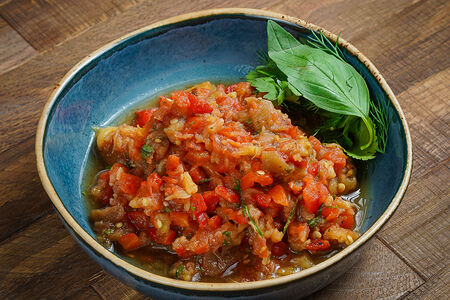 Салат Мангал из запеченых на мангале овощей