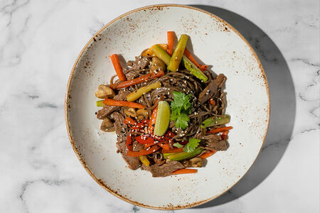 Удон с томленой говядиной