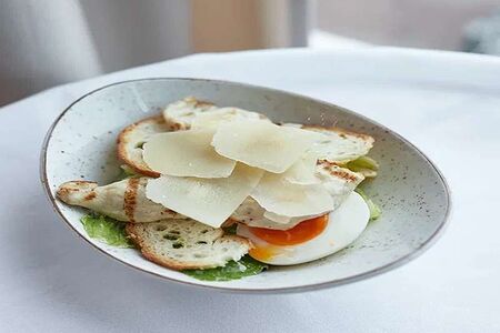 Цезарь с курицей