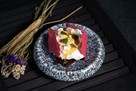 Брауни с кремом шантиль