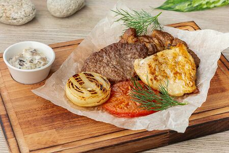 Мясное ассорти на гриле