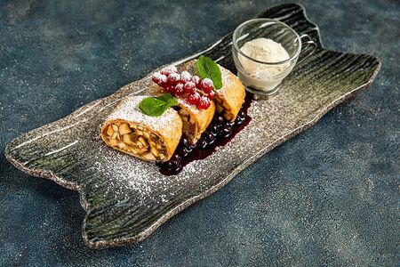 Яблочный штрудель