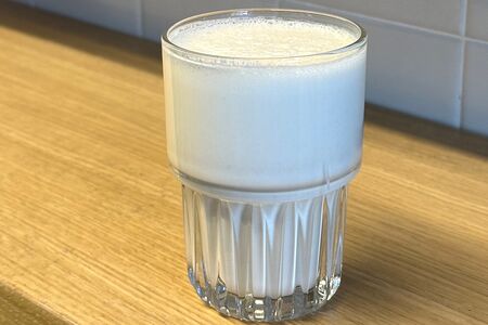 Молочный коктейль Арахис-карамель