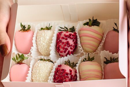 Бокс с клубникой в шоколаде Эстен