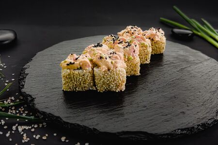 Острый ролл с крабом