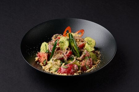 Салат по-грузински с грецким орехом