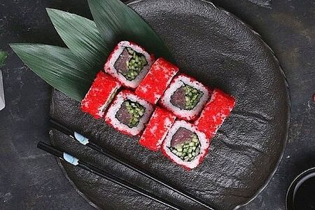 Ролл Калифорния с тунцом спайси