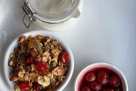 Гранола с вишнёвым компоте