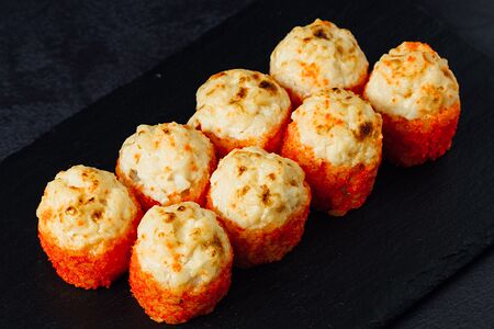 Запечённый ролл с гребешком