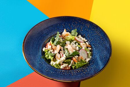 Салат с креветкой и авокадо