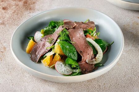 Салат с ростбифом