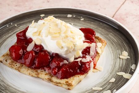 Блин Клубника со сливками