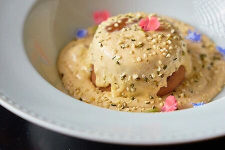 Трюфельный фондан с заварным кремом из белых грибов