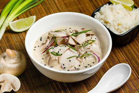 Суп Том кха с курицей