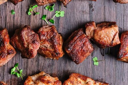 Шашлык из cвинoй шеи