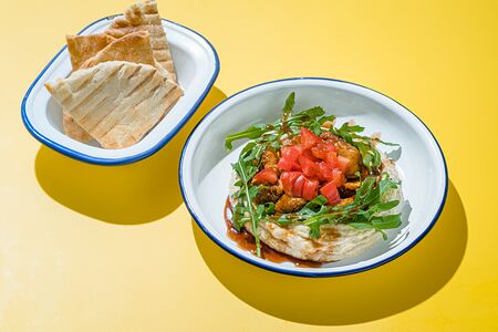 Хумус с курицей