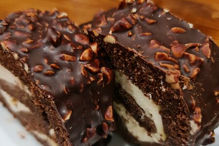 Рулет Сникерс