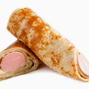 Блин с сосиской и фирменным соусом