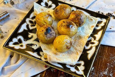 Молодой картофель на углях