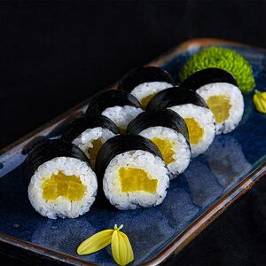 Ролл Такуан