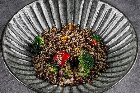 Киноа с овощами