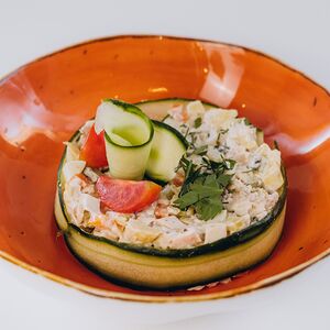 Оливье с копченым цыпленком