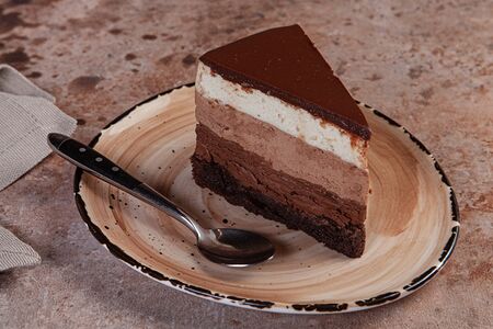 Пирожное Три шоколада