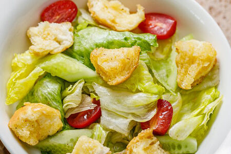 Фермерскый салат с хлебом мыжыма