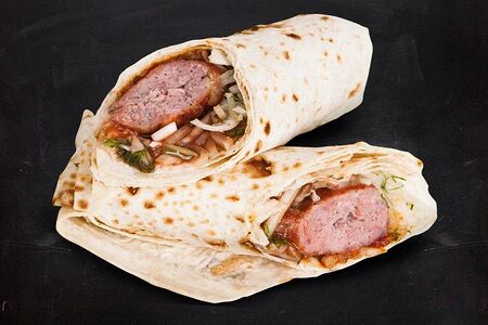 Люля-кебаб с бараниной в лаваше