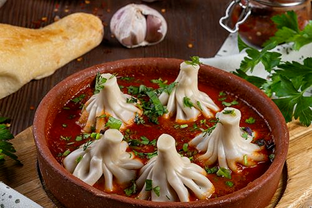 Хинкали в соусе чакапули