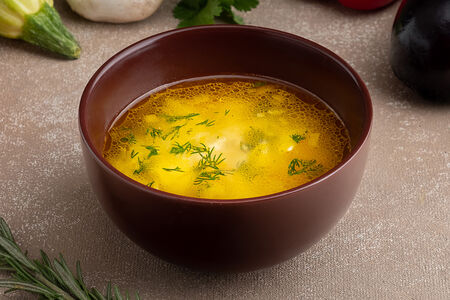 Куриный бульон с лапшой