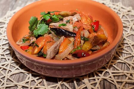 Аджапсандали с говядиной