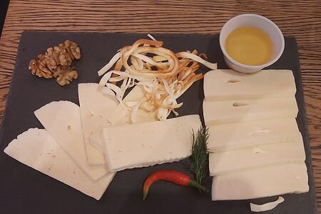 Сырная тарелка по-кавказски