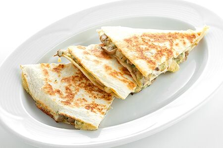 Кесадилья с грибами и сыром