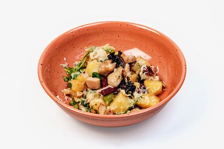 Салат с теплым картофелем и мясом цыпленка