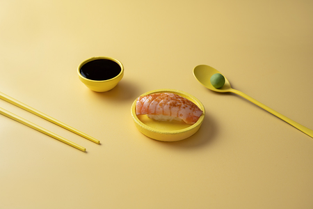 Суши с лососем татаки