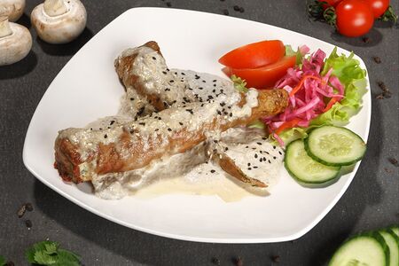 Стейк из индейки с соусом бешамель