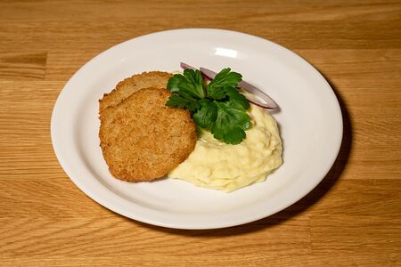 Котлеты из щуки с картофельным пюре