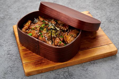 Донбури с курицей терияки