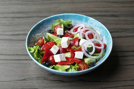 Греческий с молодым сыром