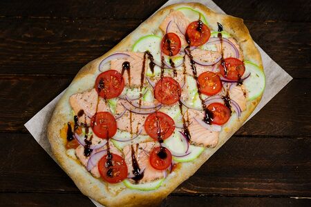 Пицца Лосось и цукини маленькая