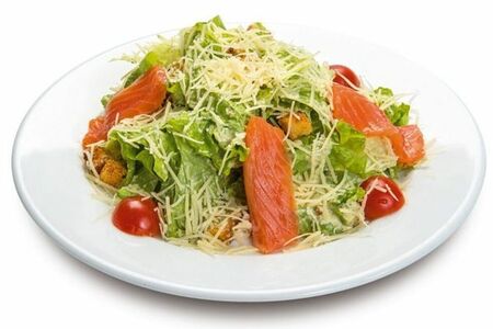 Салат Цезарь с семгой