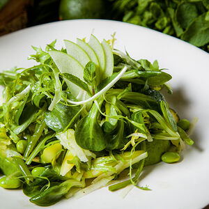 Зеленый овощной освежающий букет