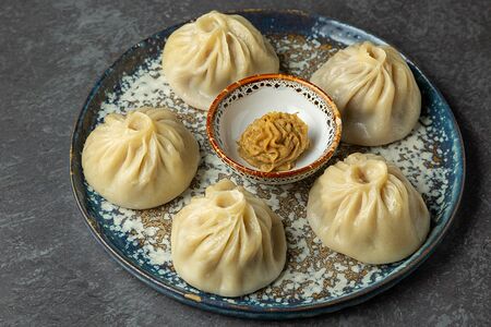 Буузы с бараньими внутренностями 