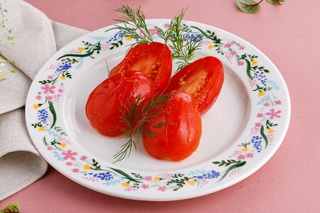 Малосольные помидоры с чесноком