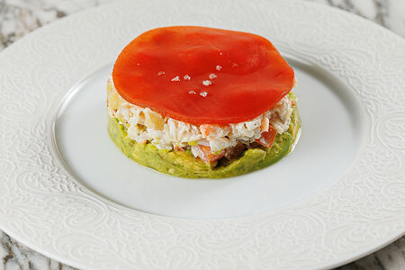 Фондан из краба с авокадо и желе из томатов